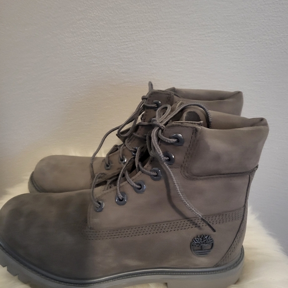 Timberland Grey Waterproof boot Sz 7 New - Picture 6 of 8